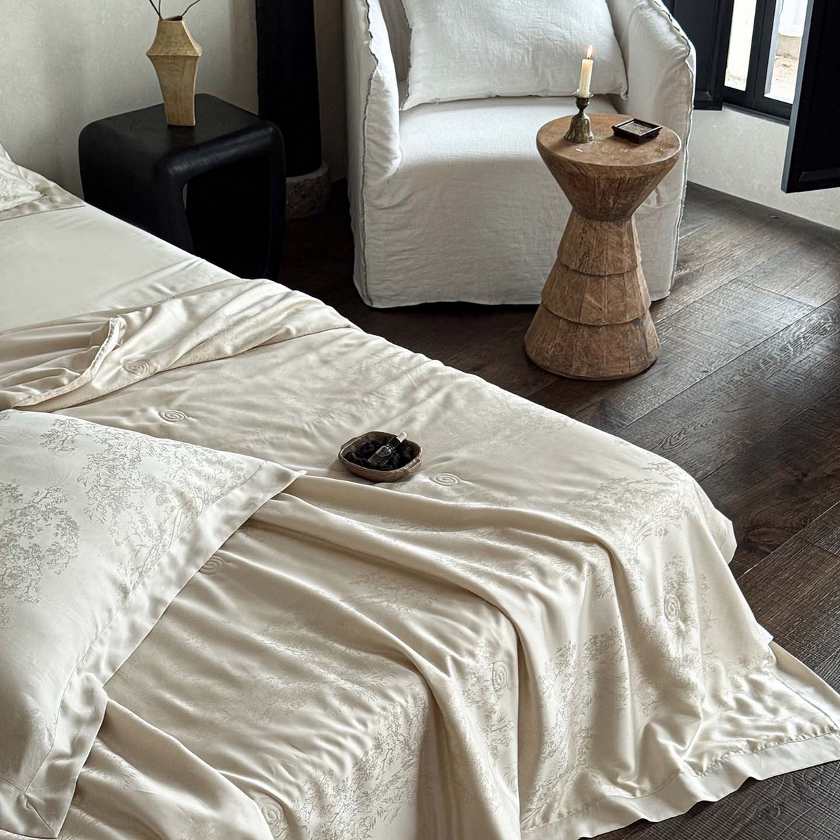 91家纺网 家纺一手货源 找家纺 花时间 2026新款提花夏凉被天丝赫本夏被四件套 天丝赫本夏被-香槟色