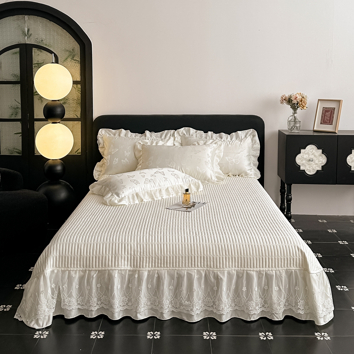 91家纺网 家纺一手货源 找家纺 富米莱（原臻工厂） 2026新款花边蕾丝款水洗真丝提花床盖床单床裙夏凉被四件套 蝶舞白