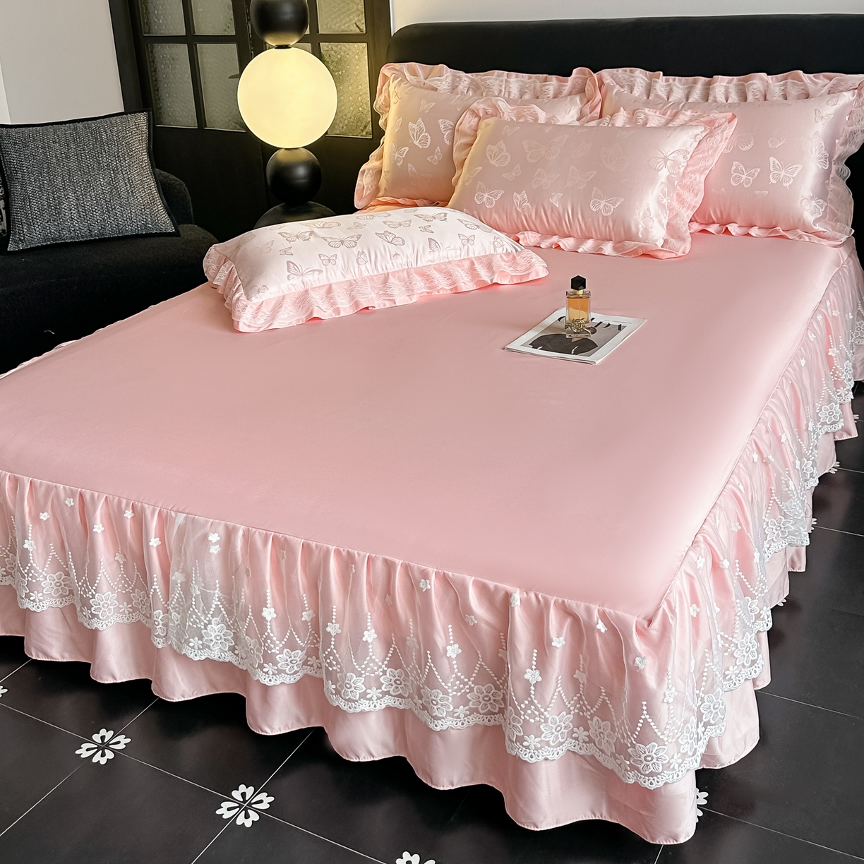 91家纺网 家纺一手货源 找家纺 富米莱（原臻工厂） 2026新款花边蕾丝款水洗真丝提花床盖床单床裙夏凉被四件套 蝶舞粉