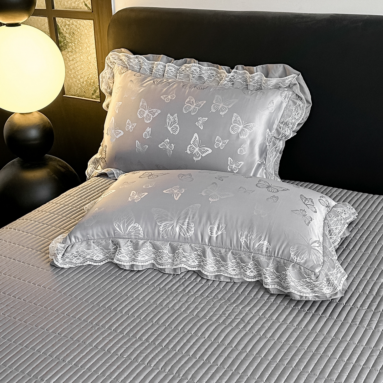 91家纺网 家纺一手货源 找家纺 富米莱（原臻工厂） 2026新款花边蕾丝款水洗真丝提花床盖床单床裙夏凉被四件套 蝶舞灰