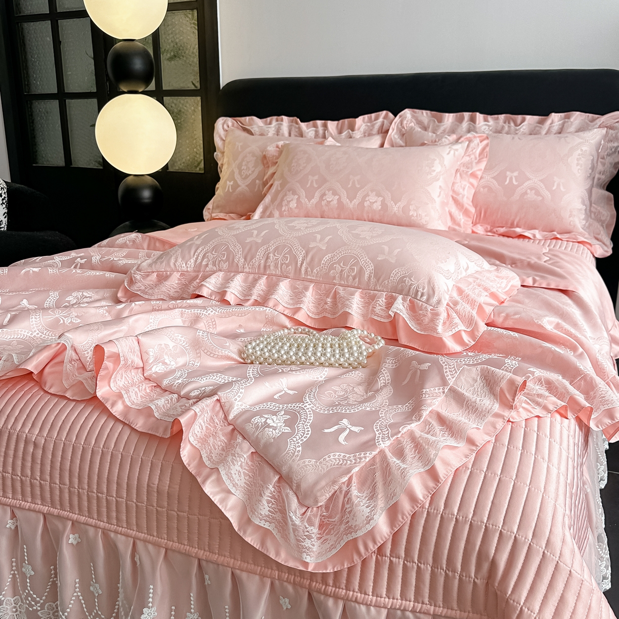 91家纺网 家纺一手货源 找家纺 富米莱（原臻工厂） 2026新款花边蕾丝款水洗真丝提花床盖床单床裙夏凉被四件套 秘密花园-粉色