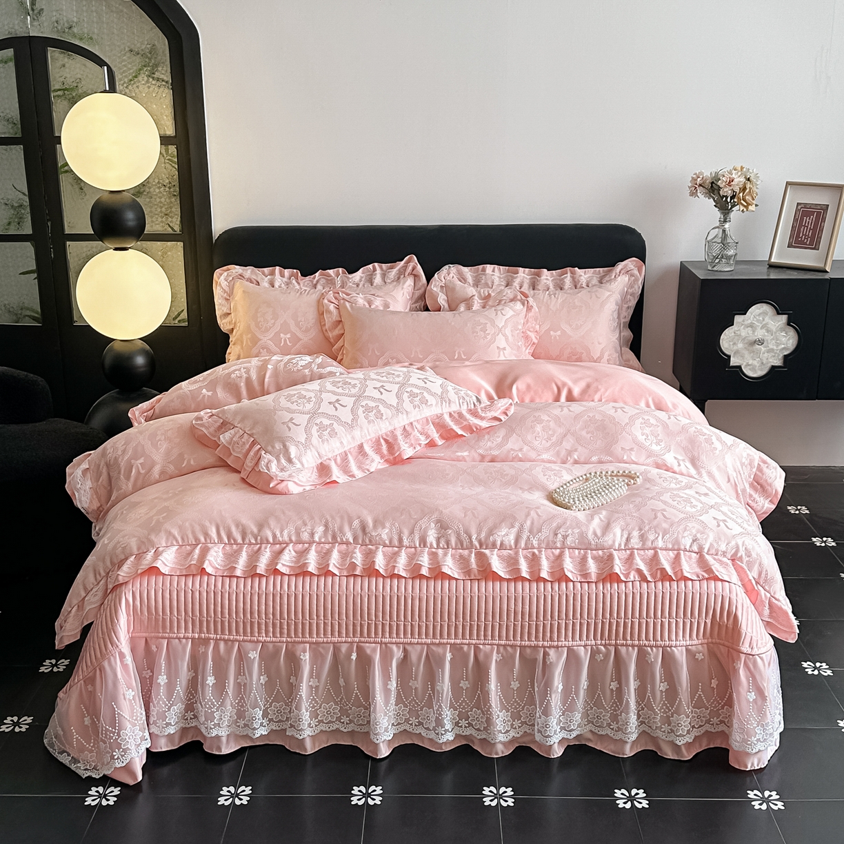91家纺网 家纺一手货源 找家纺 富米莱（原臻工厂） 2026新款花边蕾丝款水洗真丝提花床盖床单床裙夏凉被四件套 秘密花园-粉色