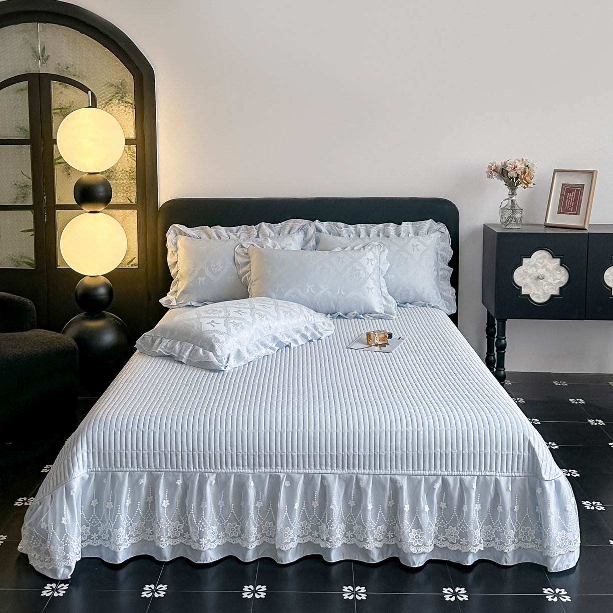 91家纺网 家纺一手货源 找家纺 富米莱（原臻工厂） 2026新款花边蕾丝款水洗真丝提花床盖床单床裙夏凉被四件套 秘密花园-蓝色