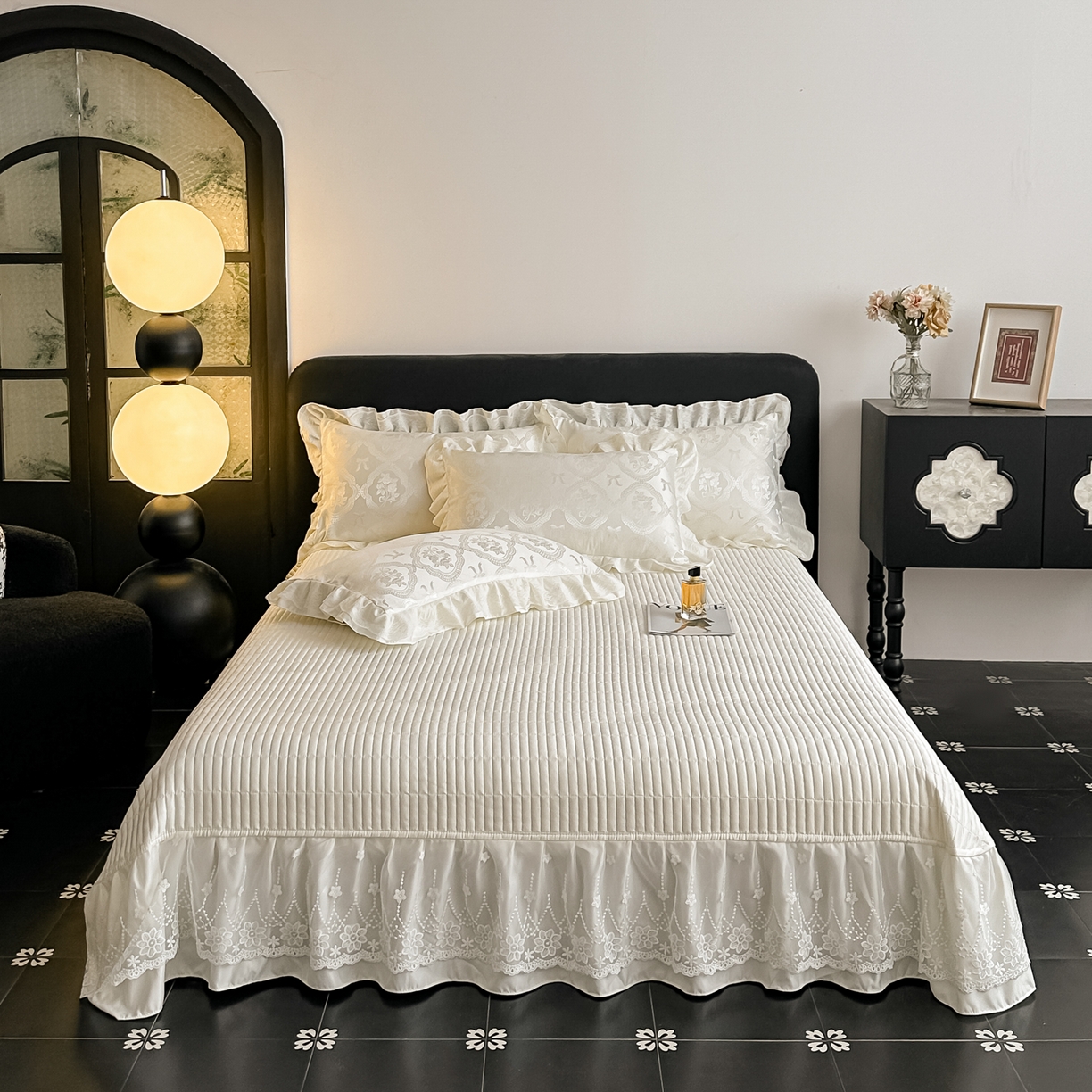 91家纺网 家纺一手货源 找家纺 富米莱（原臻工厂） 2026新款花边蕾丝款水洗真丝提花床盖床单床裙夏凉被四件套 秘密花园-奶白