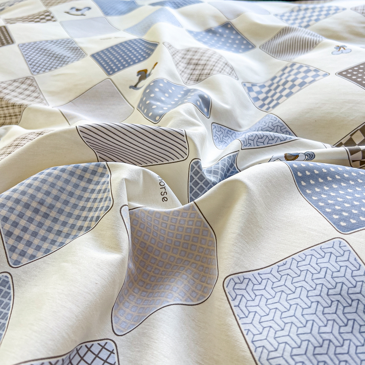 91家纺网 家纺一手货源 找家纺 琪琪阁家纺 2026新款加厚全棉纯棉四件套 木马小诗