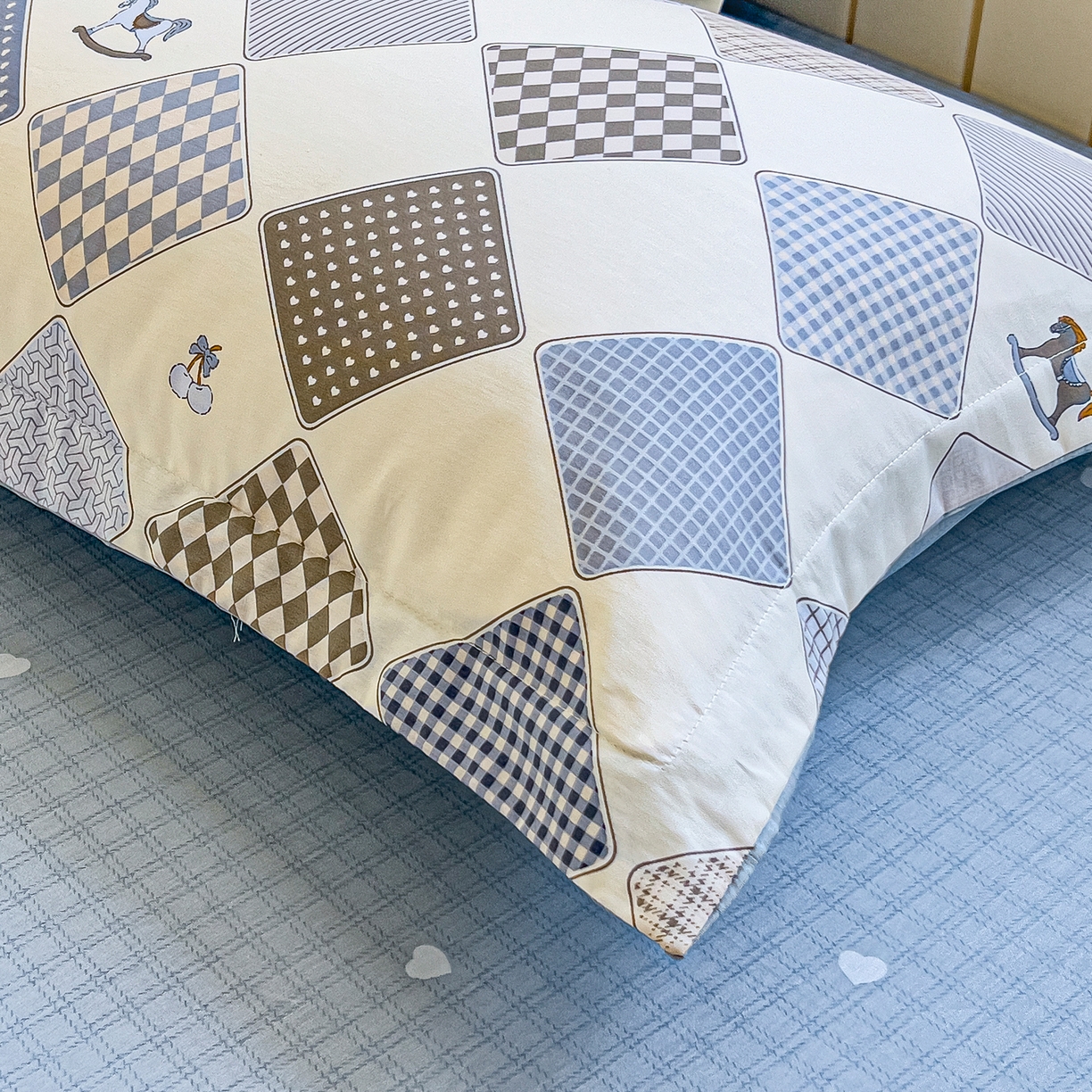 91家纺网 家纺一手货源 找家纺 琪琪阁家纺 2026新款加厚全棉纯棉四件套 木马小诗