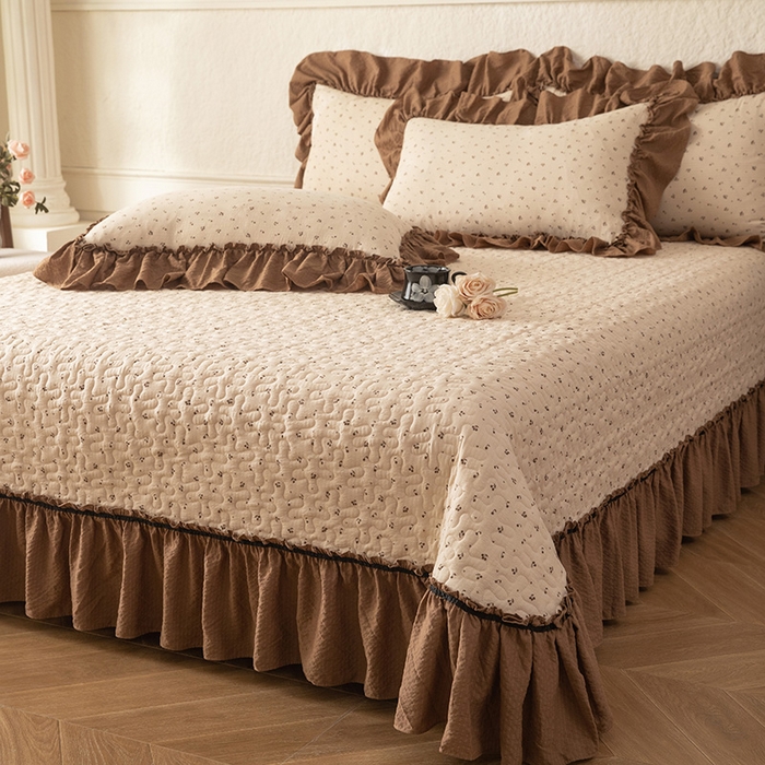 91家纺网 家纺一手货源 找家纺 贝凯瑞 2026新款（美拉德）系列双层纱木棉水洗棉法式花边单件三件四件床盖 美拉德-可可樱桃