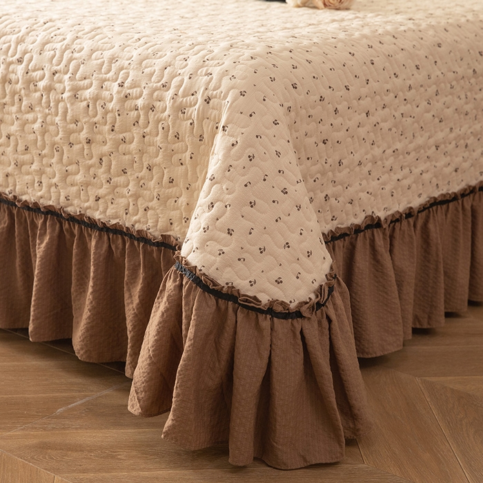 91家纺网 家纺一手货源 找家纺 贝凯瑞 2026新款（美拉德）系列双层纱木棉水洗棉法式花边单件三件四件床盖 美拉德-可可樱桃