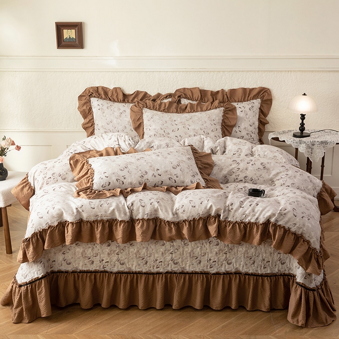 91家纺网 家纺一手货源 找家纺 贝凯瑞 2026新款（美拉德）系列双层纱木棉水洗棉法式花边单件三件四件床盖 美拉德-蜜茶