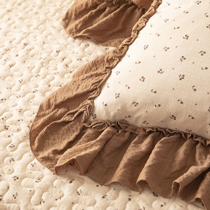 91家纺网 家纺一手货源 找家纺 贝凯瑞 2026新款（美拉德）系列双层纱木棉水洗棉法式花边单件三件四件床盖 美拉德-可可樱桃