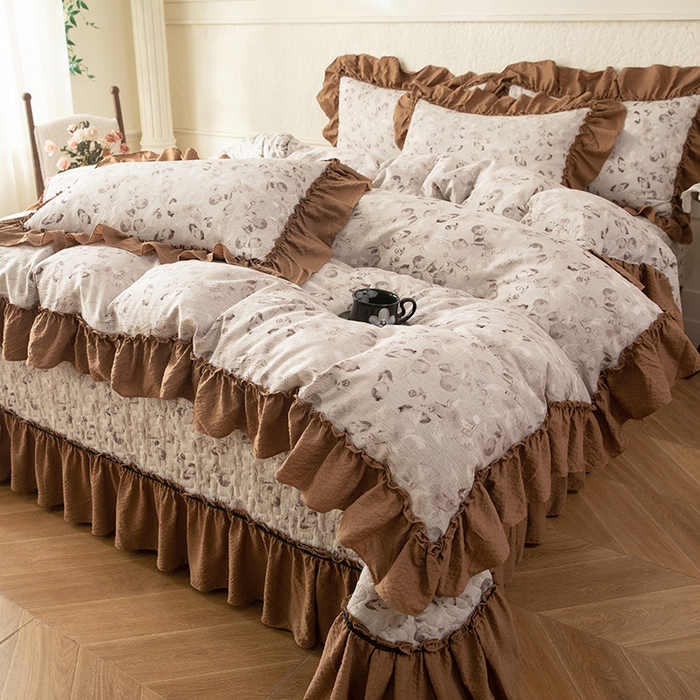 91家纺网 家纺一手货源 找家纺 贝凯瑞 2026新款（美拉德）系列双层纱木棉水洗棉法式花边单件三件四件床盖 美拉德-蜜茶