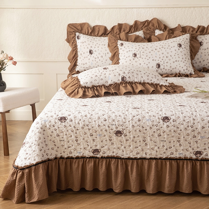 91家纺网 家纺一手货源 找家纺 贝凯瑞 2026新款（美拉德）系列双层纱木棉水洗棉法式花边单件三件四件床盖 美拉德-曲奇小熊