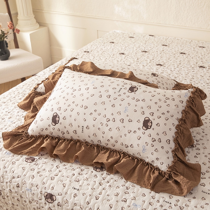 91家纺网 家纺一手货源 找家纺 贝凯瑞 2026新款（美拉德）系列双层纱木棉水洗棉法式花边单件三件四件床盖 美拉德-曲奇小熊