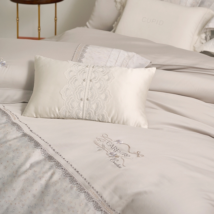 91家纺网 家纺一手货源 找家纺 诗黛尔 2026春夏新品云朵棉印花刺绣美洛蒂系列四件套 美洛蒂-漫色灰