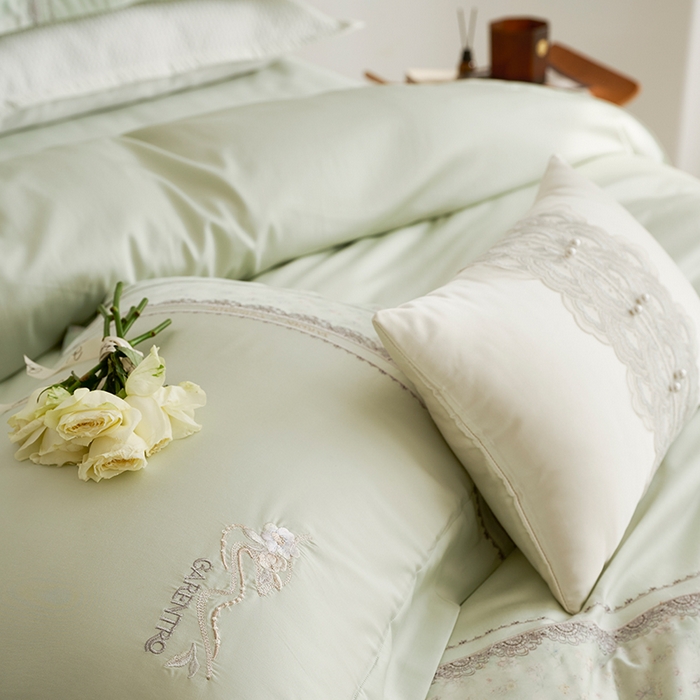 91家纺网 家纺一手货源 找家纺 诗黛尔 2026春夏新品云朵棉印花刺绣美洛蒂系列四件套 美洛蒂-香草绿