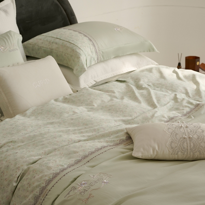 91家纺网 家纺一手货源 找家纺 诗黛尔 2026春夏新品云朵棉印花刺绣美洛蒂系列四件套 美洛蒂-香草绿