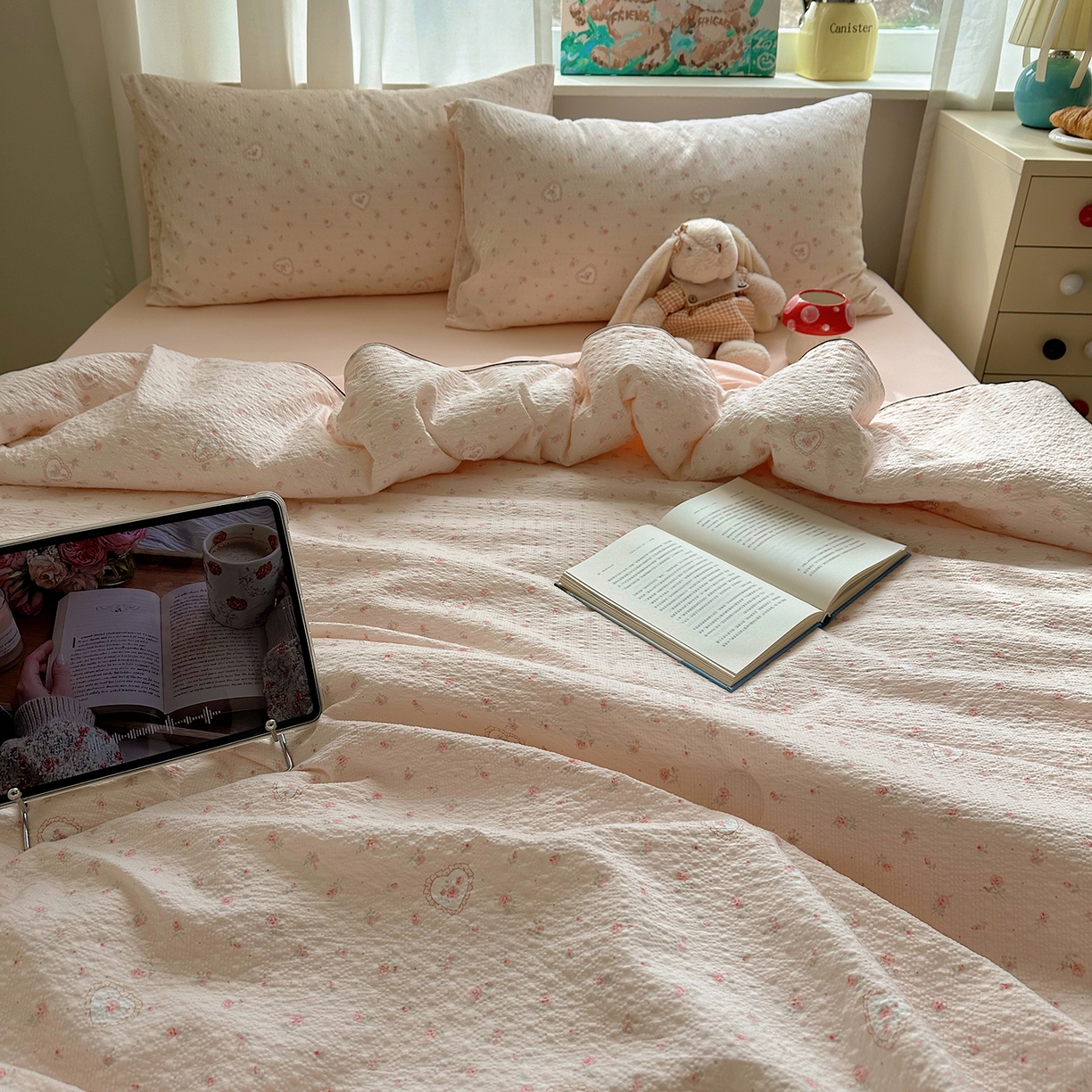 91家纺网 家纺一手货源 找家纺 贝扬思家纺 2026新款泡芙纱单夏被凉糖系列（凉而不冰的触感，清凉与柔软兼得） 凉糖-春日天桃心粉