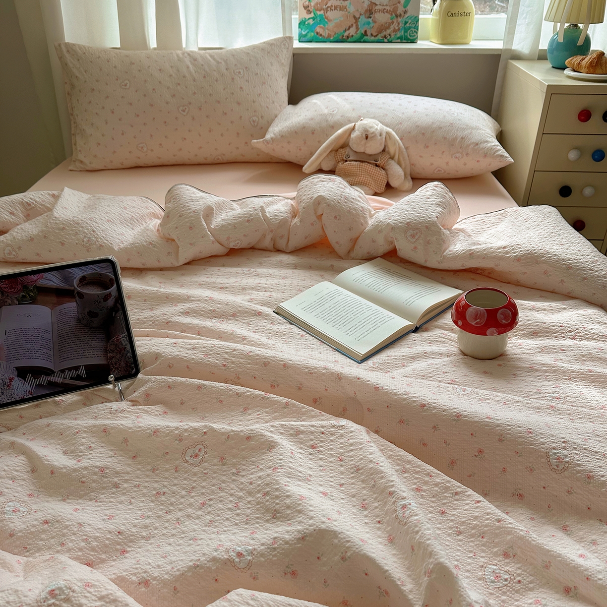 91家纺网 家纺一手货源 找家纺 贝扬思家纺 2026新款泡芙纱单夏被凉糖系列（凉而不冰的触感，清凉与柔软兼得） 凉糖-春日天桃心粉