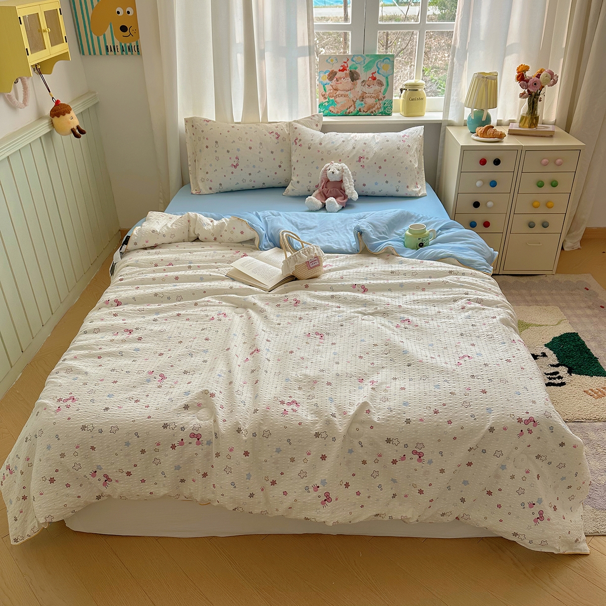 91家纺网 家纺一手货源 找家纺 贝扬思家纺 2026新款泡芙纱单夏被凉糖系列（凉而不冰的触感，清凉与柔软兼得） 凉糖-躲猫猫