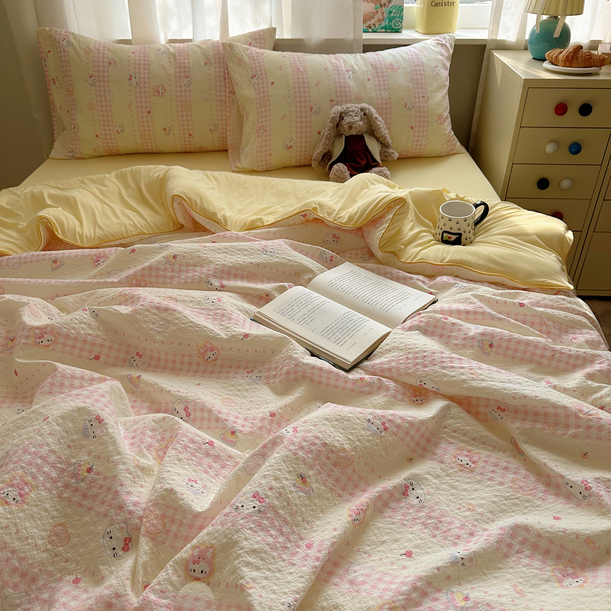 91家纺网 家纺一手货源 找家纺 贝扬思家纺 2026新款泡芙纱单夏被凉糖系列（凉而不冰的触感，清凉与柔软兼得） 凉糖-黄粉猫团