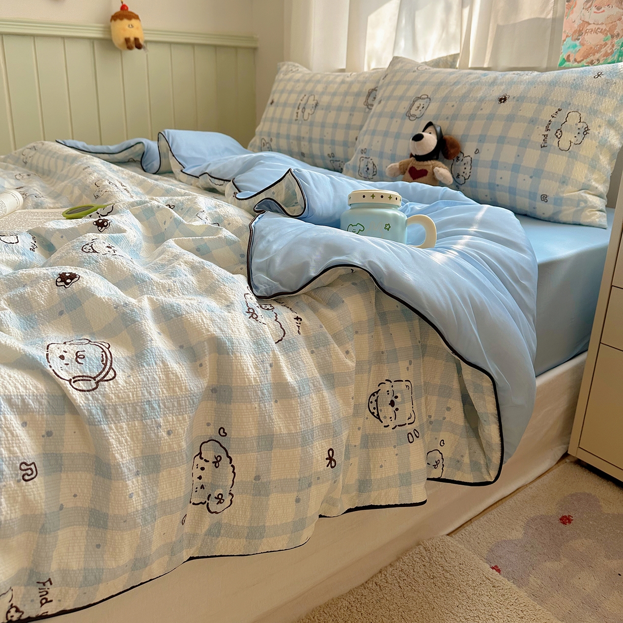 91家纺网 家纺一手货源 找家纺 贝扬思家纺 2026新款泡芙纱单夏被凉糖系列（凉而不冰的触感，清凉与柔软兼得） 凉糖-机智蓝狗