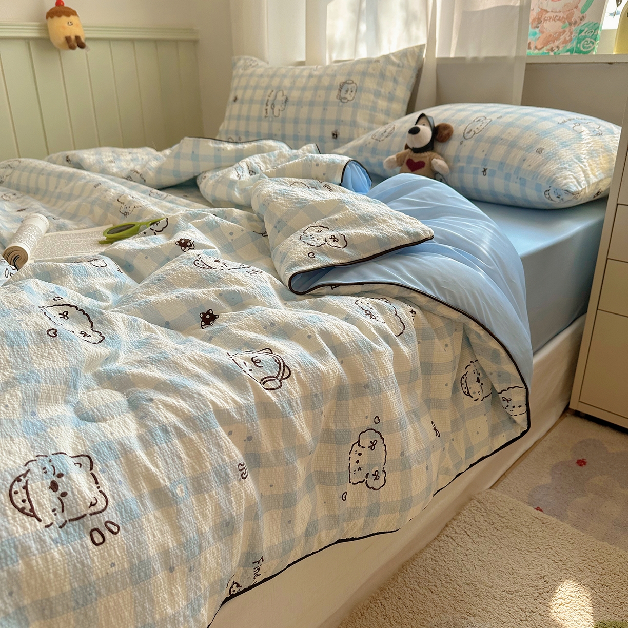 91家纺网 家纺一手货源 找家纺 贝扬思家纺 2026新款泡芙纱单夏被凉糖系列（凉而不冰的触感，清凉与柔软兼得） 凉糖-机智蓝狗