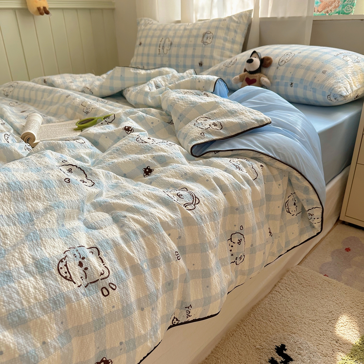 91家纺网 家纺一手货源 找家纺 贝扬思家纺 2026新款泡芙纱单夏被凉糖系列（凉而不冰的触感，清凉与柔软兼得） 凉糖-机智蓝狗