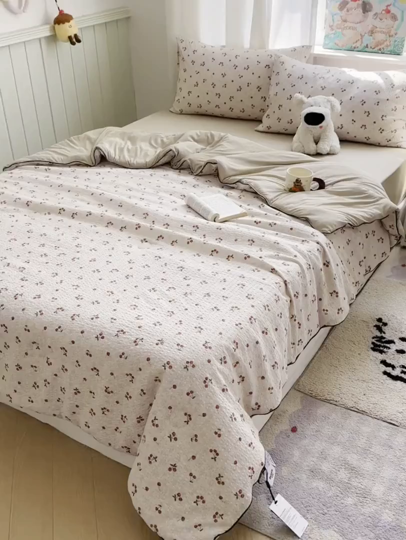 91家纺网 家纺一手货源 找家纺 贝扬思家纺 2026新款泡芙纱单夏被凉糖系列（凉而不冰的触感，清凉与柔软兼得） 凉糖-酒渍樱桃