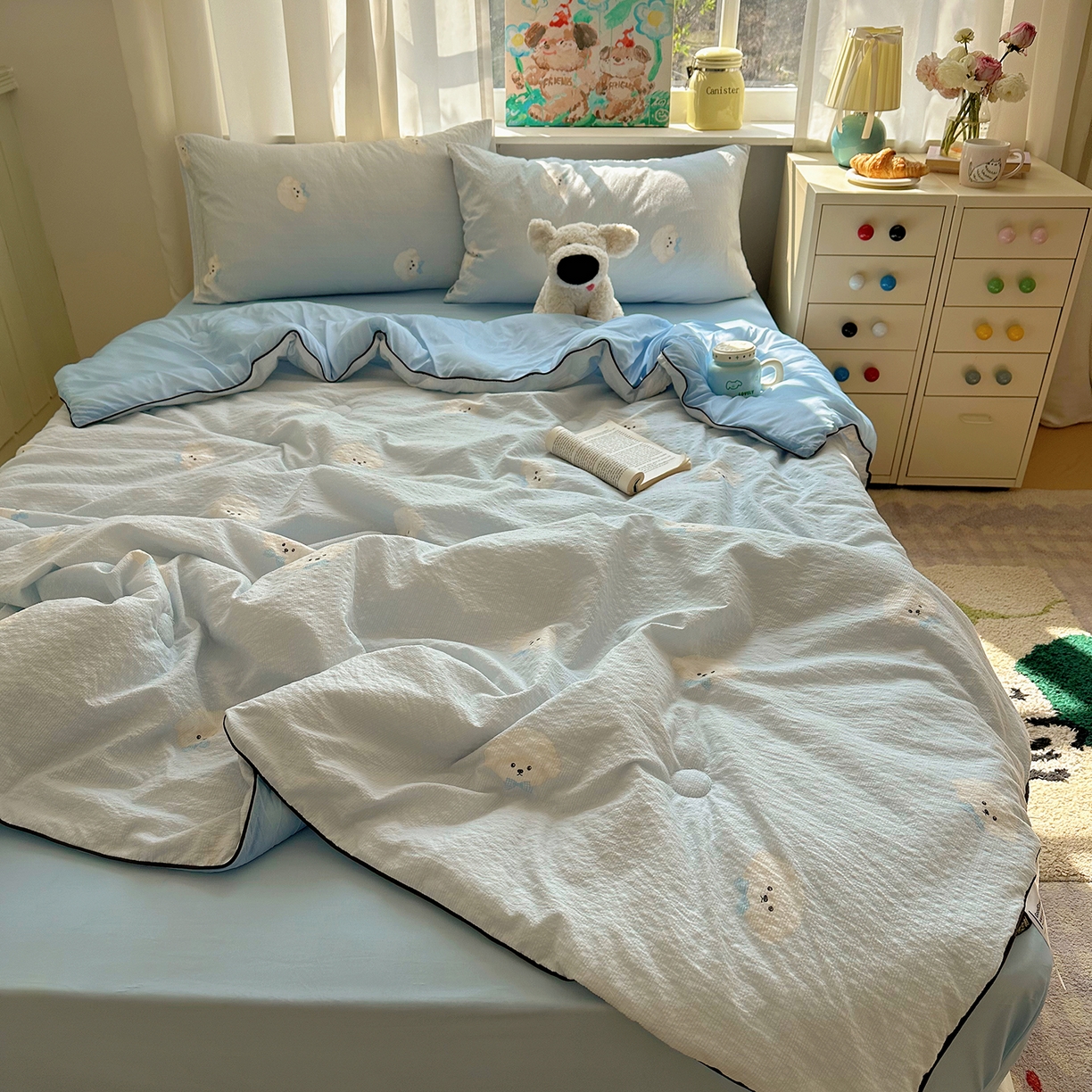 91家纺网 家纺一手货源 找家纺 贝扬思家纺 2026新款泡芙纱单夏被凉糖系列（凉而不冰的触感，清凉与柔软兼得） 凉糖-蓝领结狗