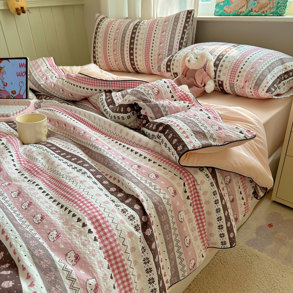 91家纺网 家纺一手货源 找家纺 贝扬思家纺 2026新款泡芙纱单夏被凉糖系列（凉而不冰的触感，清凉与柔软兼得） 凉糖-猫咪集粉