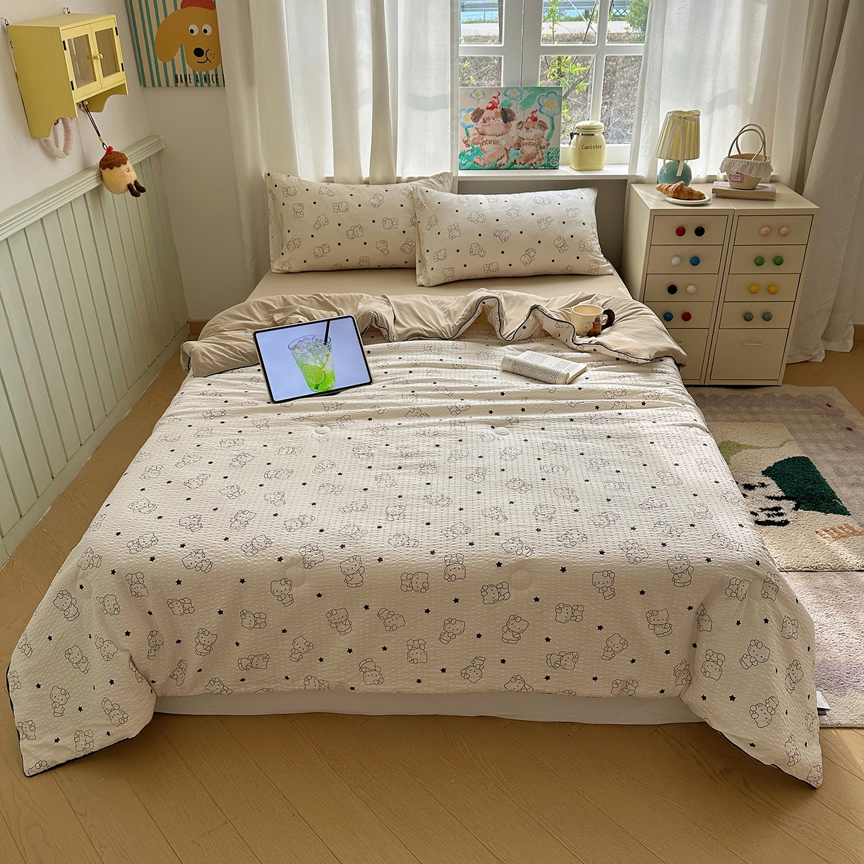 91家纺网 家纺一手货源 找家纺 贝扬思家纺 2026新款泡芙纱单夏被凉糖系列（凉而不冰的触感，清凉与柔软兼得） 凉糖-描线小猫咖