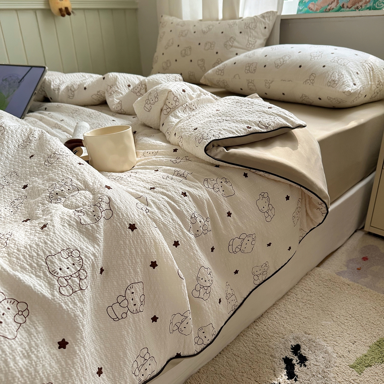 91家纺网 家纺一手货源 找家纺 贝扬思家纺 2026新款泡芙纱单夏被凉糖系列（凉而不冰的触感，清凉与柔软兼得） 凉糖-描线小猫咖