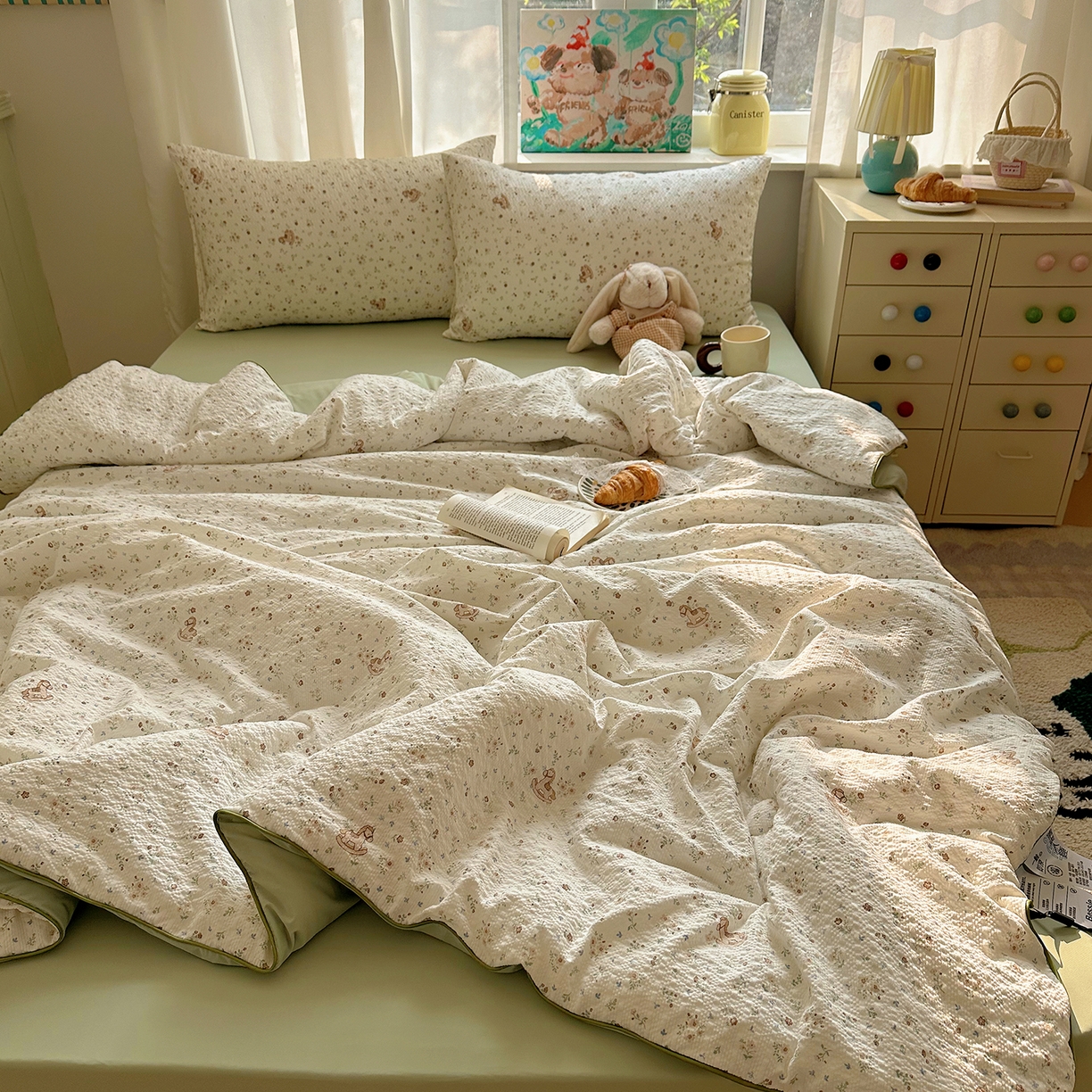 91家纺网 家纺一手货源 找家纺 贝扬思家纺 2026新款泡芙纱单夏被凉糖系列（凉而不冰的触感，清凉与柔软兼得） 凉糖-木马小花团