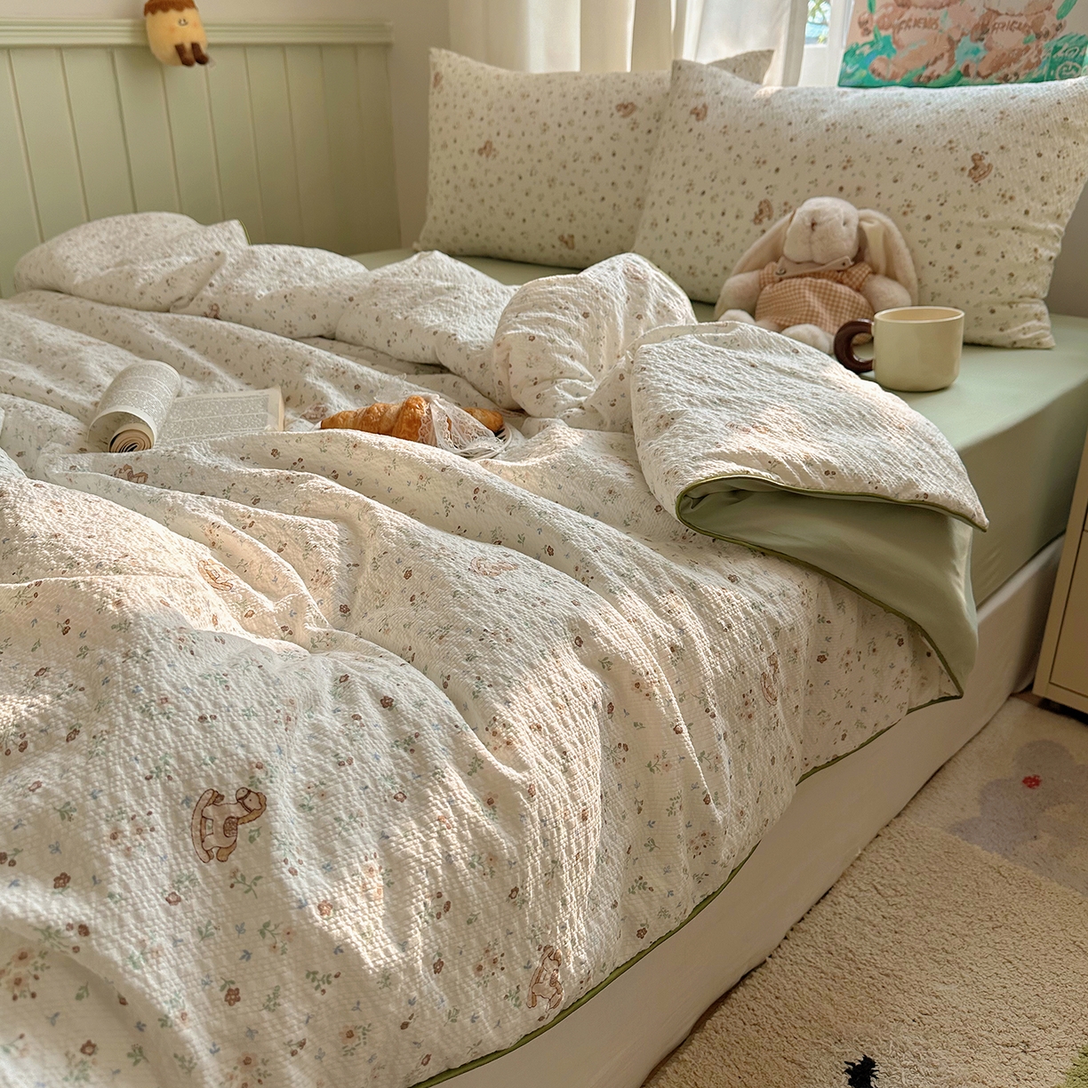 91家纺网 家纺一手货源 找家纺 贝扬思家纺 2026新款泡芙纱单夏被凉糖系列（凉而不冰的触感，清凉与柔软兼得） 凉糖-木马小花团