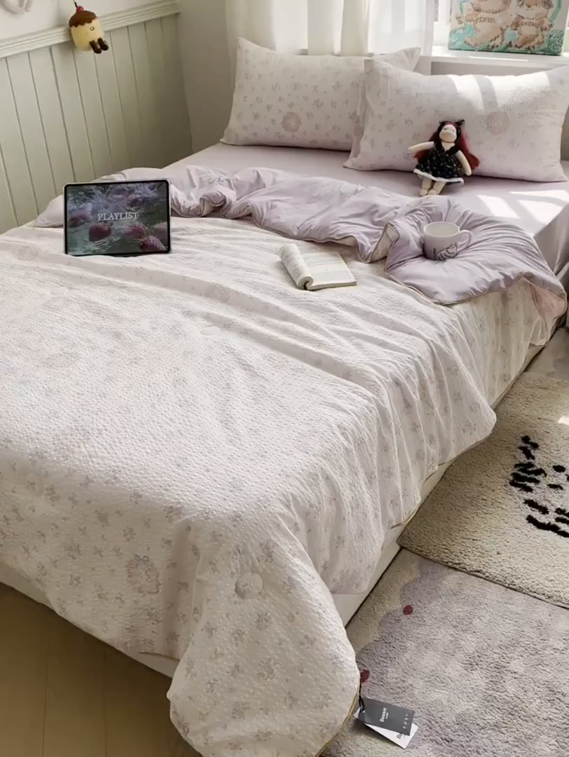 91家纺网 家纺一手货源 找家纺 贝扬思家纺 2026新款泡芙纱单夏被凉糖系列（凉而不冰的触感，清凉与柔软兼得） 凉糖-碎花藏甜