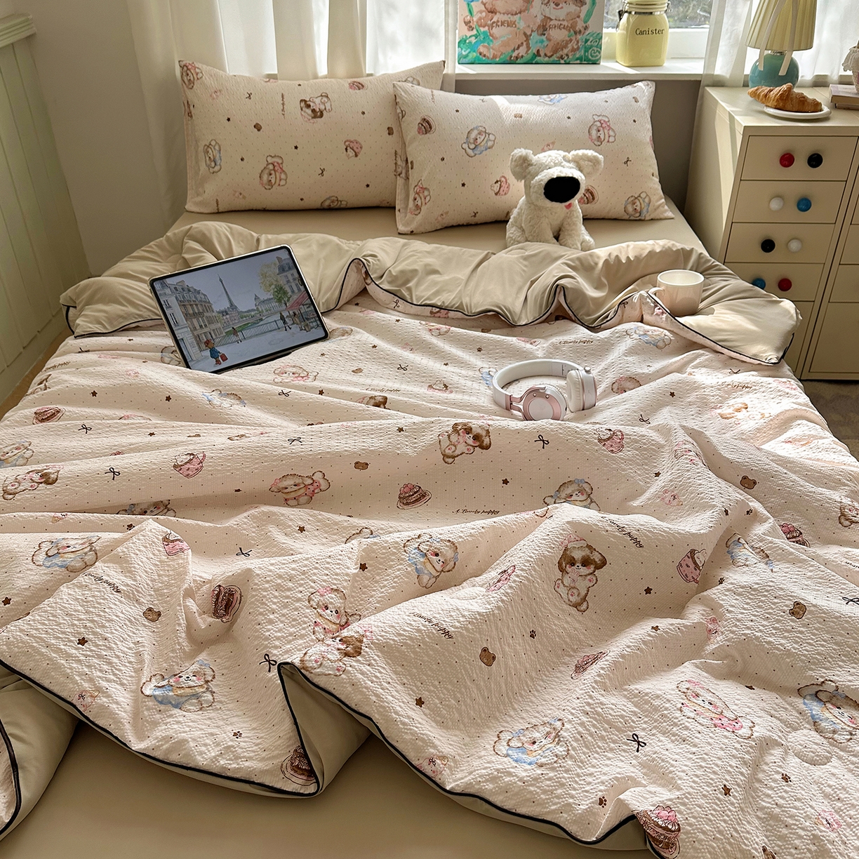 91家纺网 家纺一手货源 找家纺 贝扬思家纺 2026新款泡芙纱单夏被凉糖系列（凉而不冰的触感，清凉与柔软兼得） 凉糖-甜品萌狗