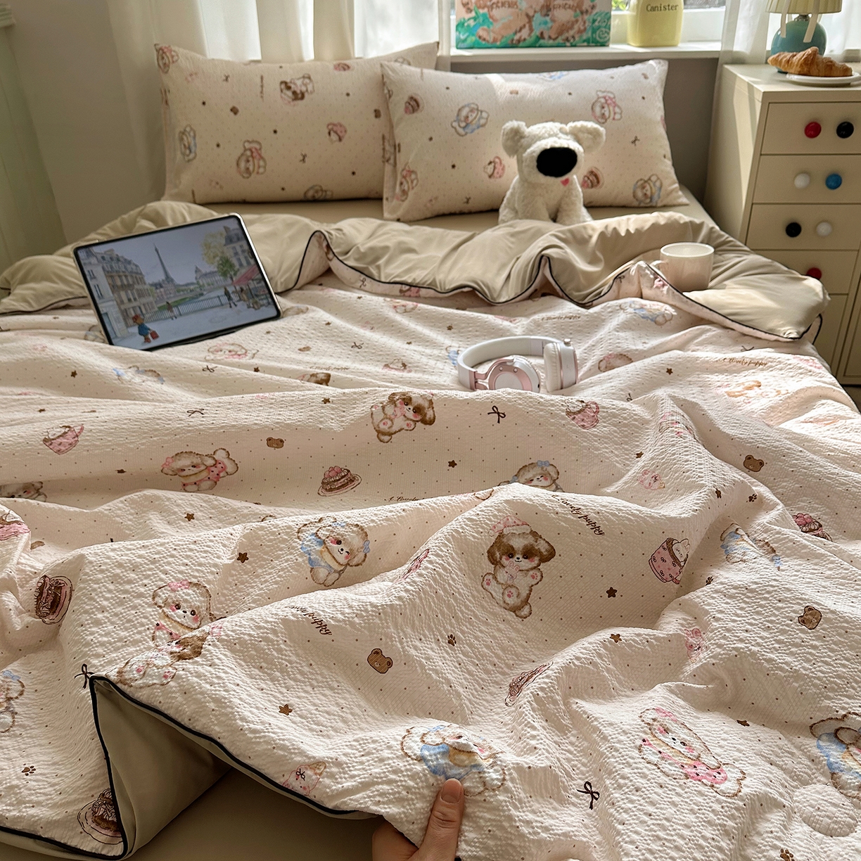 91家纺网 家纺一手货源 找家纺 贝扬思家纺 2026新款泡芙纱单夏被凉糖系列（凉而不冰的触感，清凉与柔软兼得） 凉糖-甜品萌狗