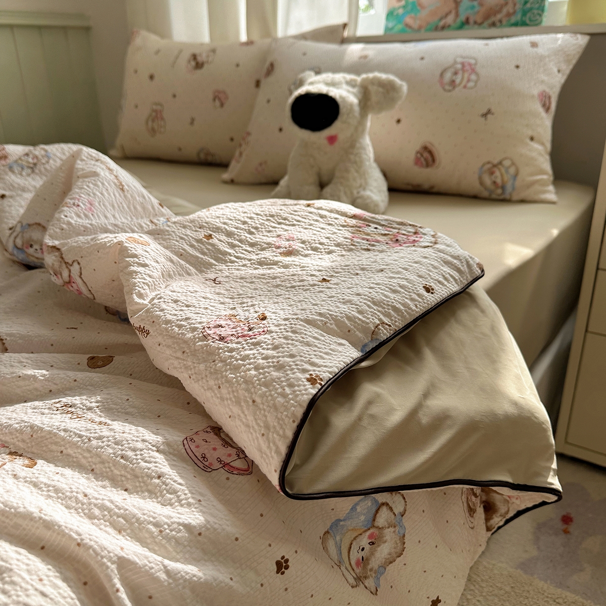 91家纺网 家纺一手货源 找家纺 贝扬思家纺 2026新款泡芙纱单夏被凉糖系列（凉而不冰的触感，清凉与柔软兼得） 凉糖-甜品萌狗