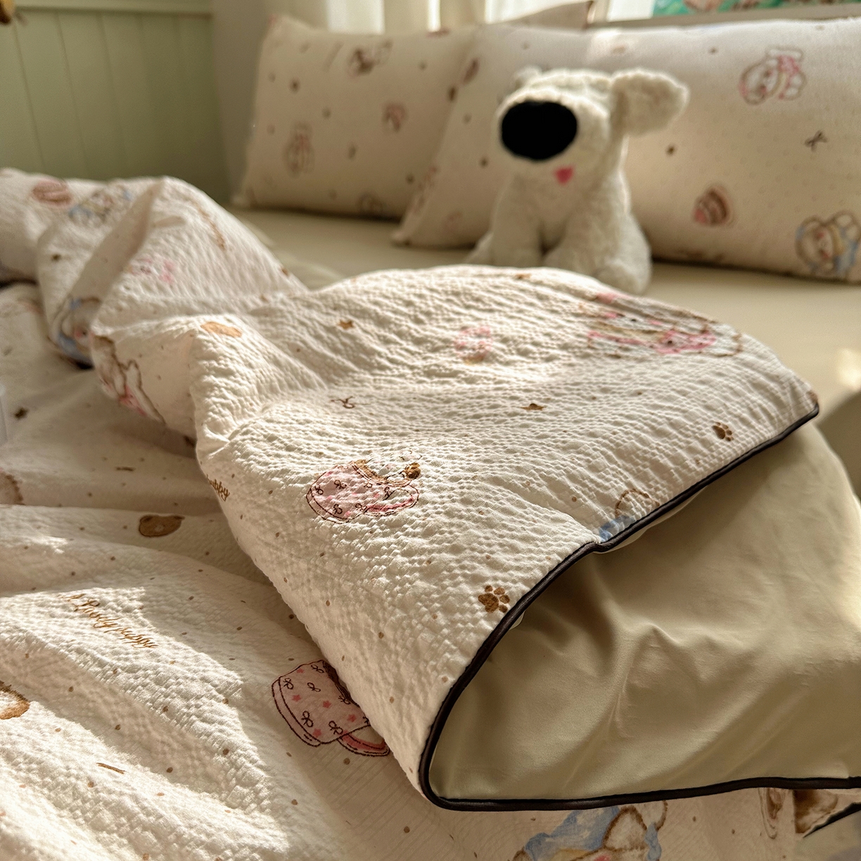 91家纺网 家纺一手货源 找家纺 贝扬思家纺 2026新款泡芙纱单夏被凉糖系列（凉而不冰的触感，清凉与柔软兼得） 凉糖-甜品萌狗