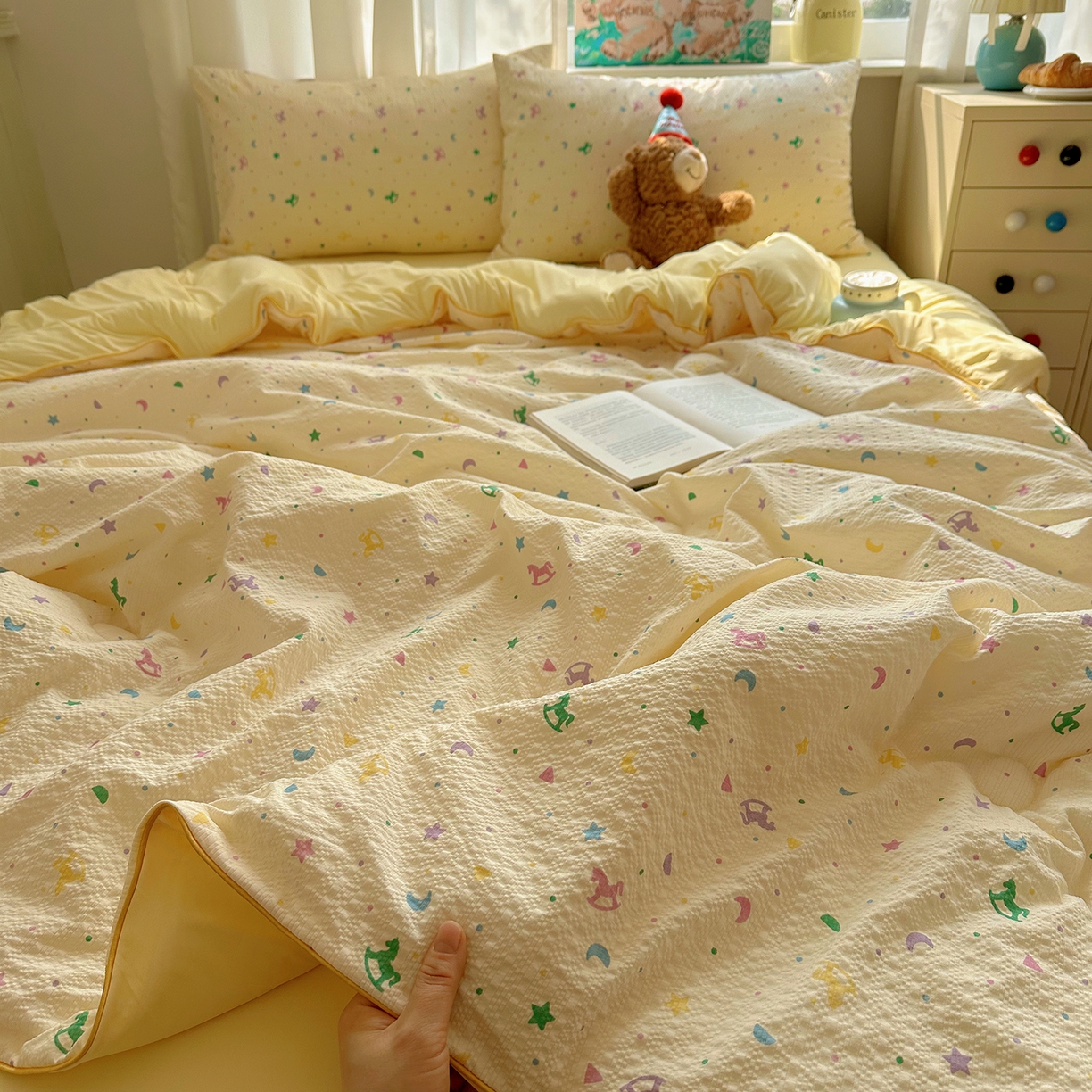 91家纺网 家纺一手货源 找家纺 贝扬思家纺 2026新款泡芙纱单夏被凉糖系列（凉而不冰的触感，清凉与柔软兼得） 凉糖-摇摇木马