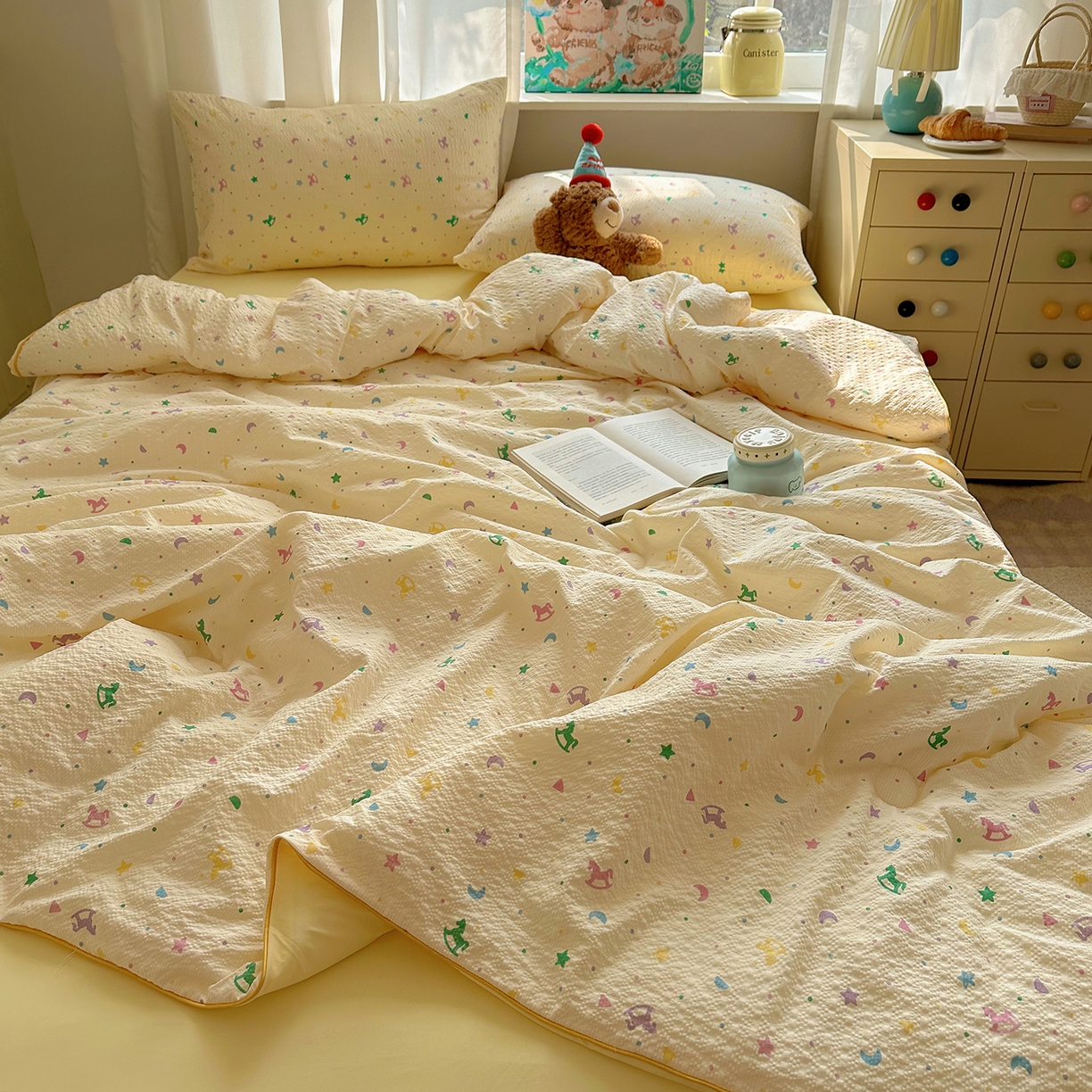 91家纺网 家纺一手货源 找家纺 贝扬思家纺 2026新款泡芙纱单夏被凉糖系列（凉而不冰的触感，清凉与柔软兼得） 凉糖-摇摇木马