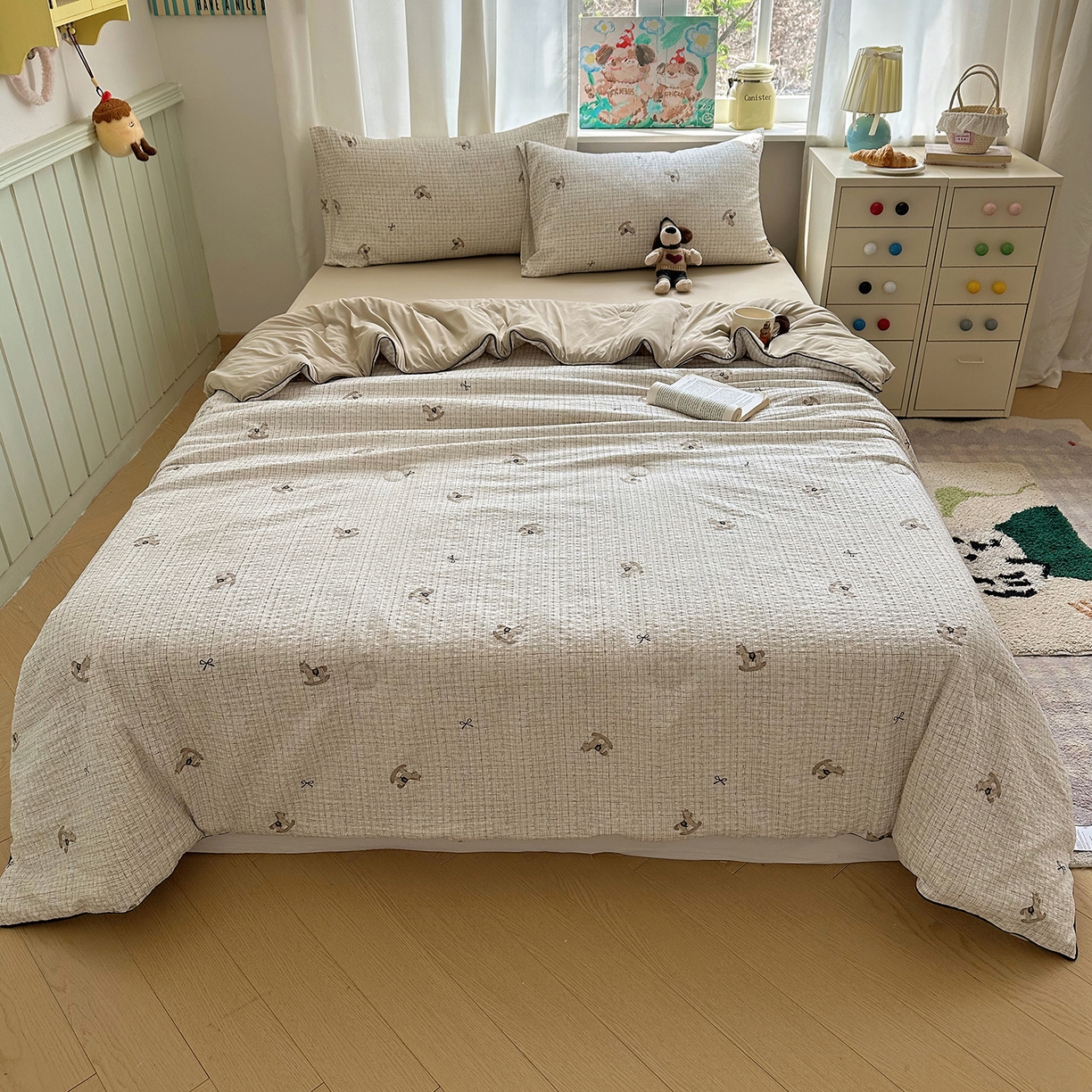 91家纺网 家纺一手货源 找家纺 贝扬思家纺 2026新款泡芙纱单夏被凉糖系列（凉而不冰的触感，清凉与柔软兼得） 凉糖-织纹木马迹