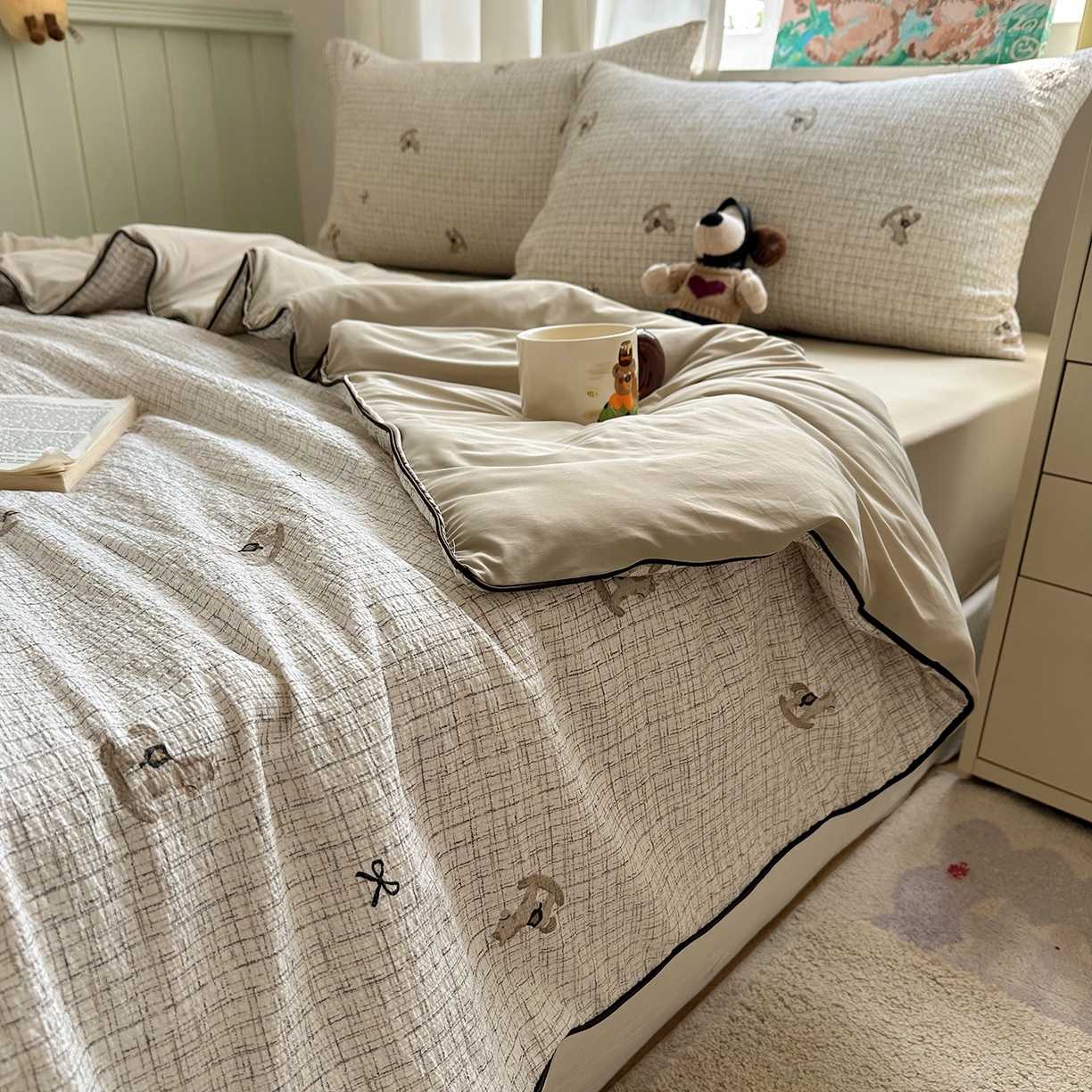 91家纺网 家纺一手货源 找家纺 贝扬思家纺 2026新款泡芙纱单夏被凉糖系列（凉而不冰的触感，清凉与柔软兼得） 凉糖-织纹木马迹