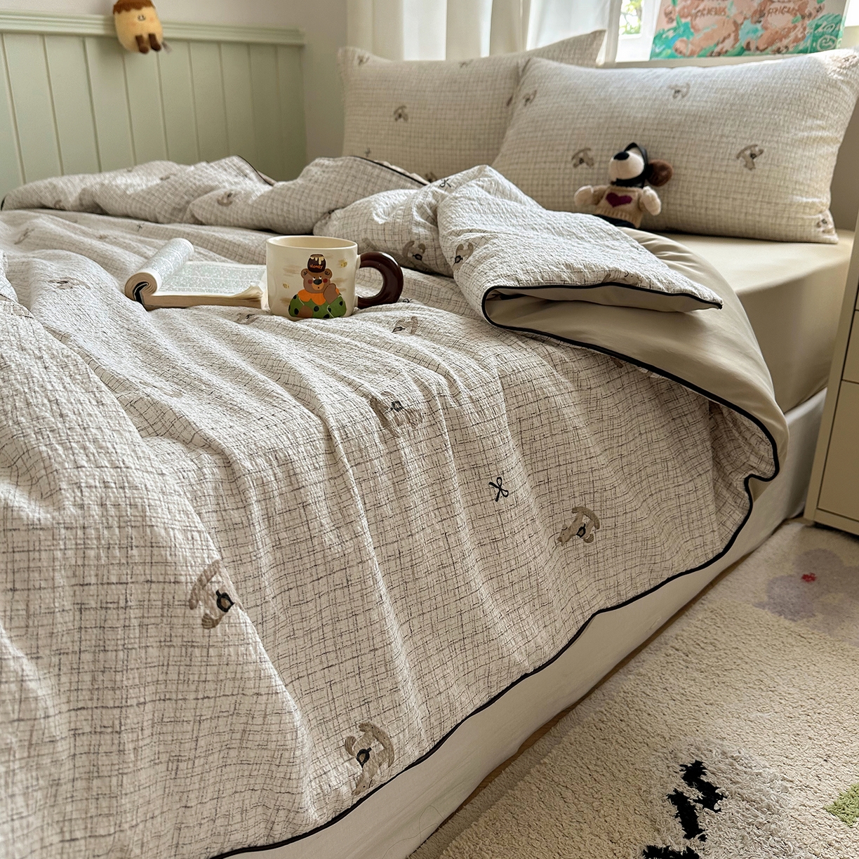 91家纺网 家纺一手货源 找家纺 贝扬思家纺 2026新款泡芙纱单夏被凉糖系列（凉而不冰的触感，清凉与柔软兼得） 凉糖-织纹木马迹