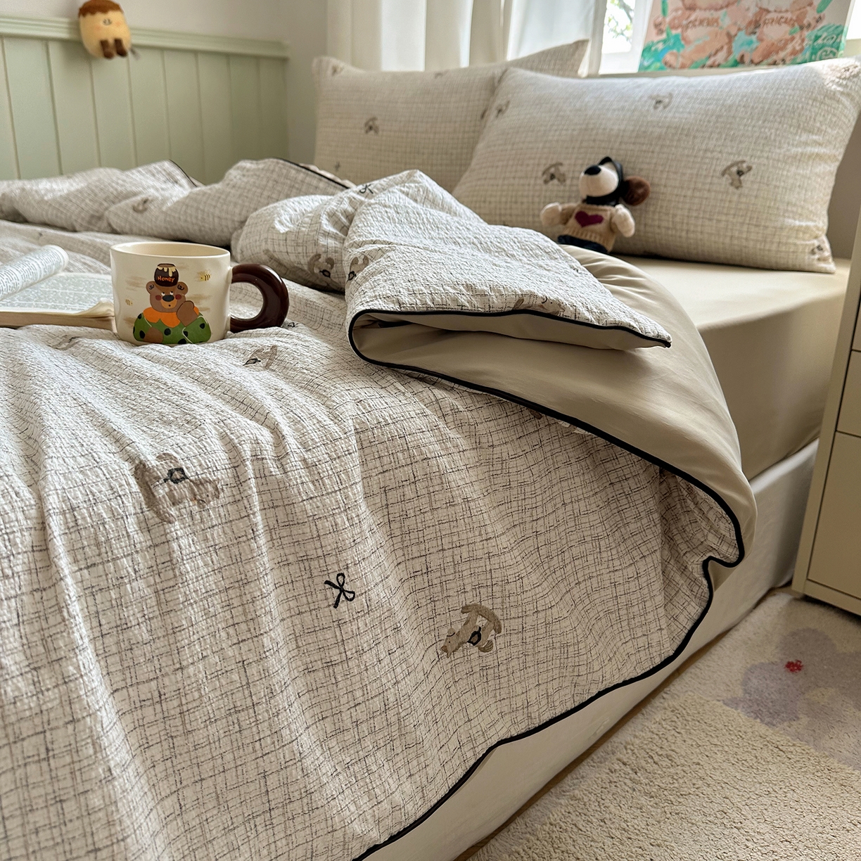 91家纺网 家纺一手货源 找家纺 贝扬思家纺 2026新款泡芙纱单夏被凉糖系列（凉而不冰的触感，清凉与柔软兼得） 凉糖-织纹木马迹