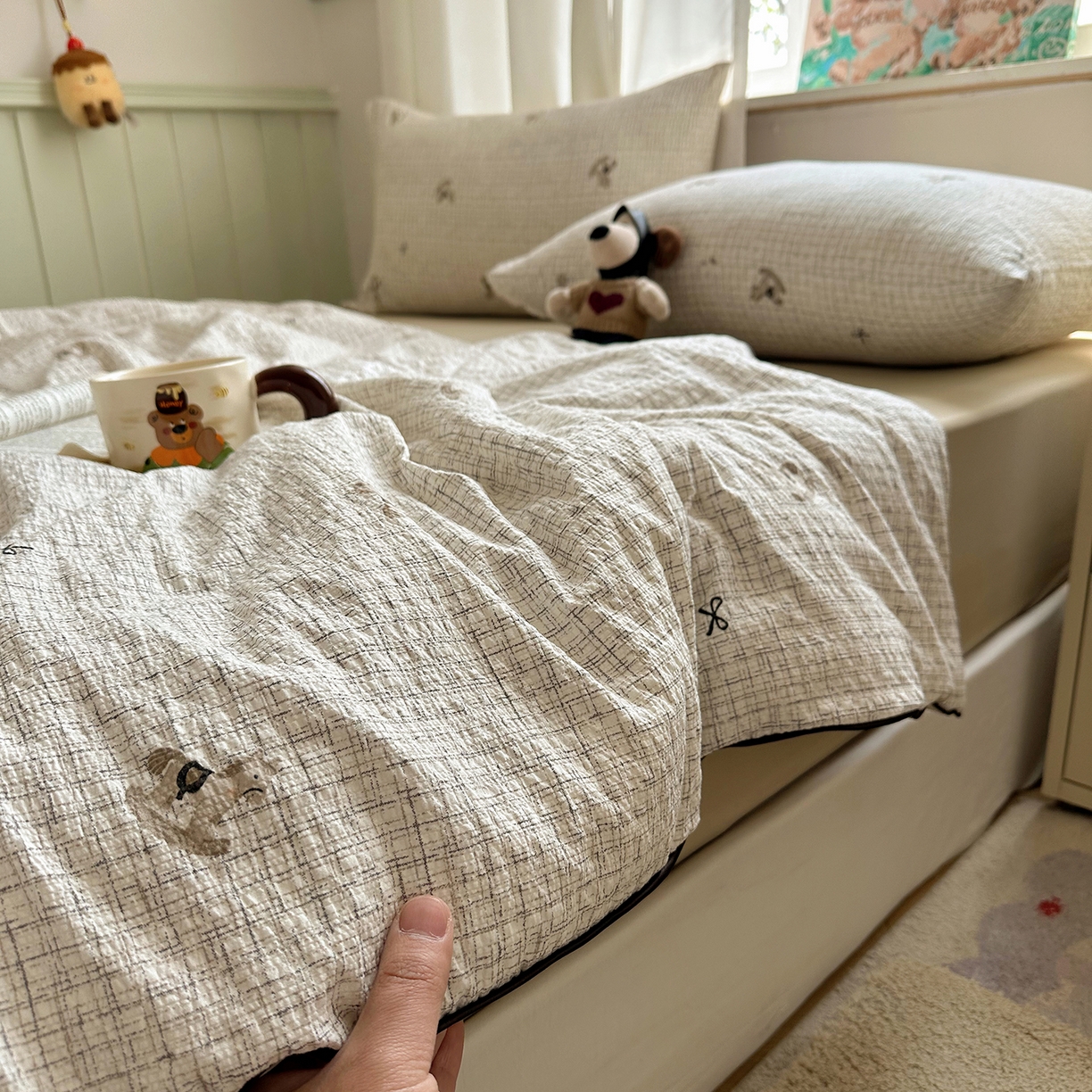 91家纺网 家纺一手货源 找家纺 贝扬思家纺 2026新款泡芙纱单夏被凉糖系列（凉而不冰的触感，清凉与柔软兼得） 凉糖-织纹木马迹