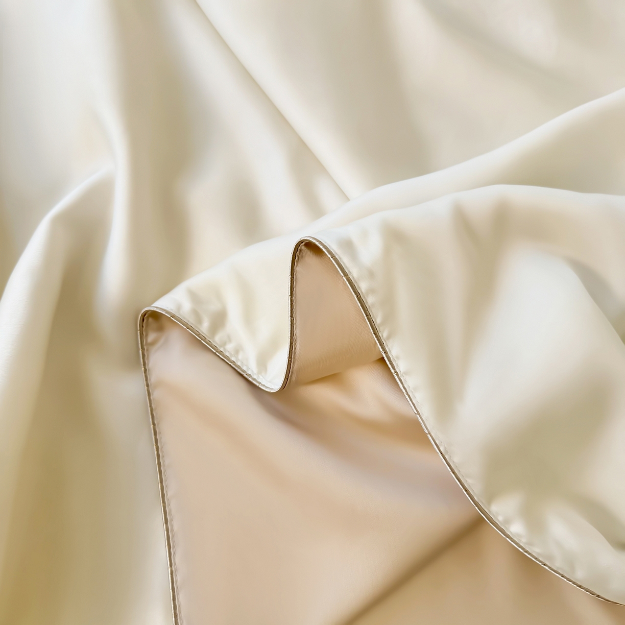 91家纺网 家纺一手货源 找家纺 鑫田家纺 2026新款60支兰精天丝蚕丝被夏凉被100%纯蚕丝夏被四件套床单床笠学生三件套 钻石白