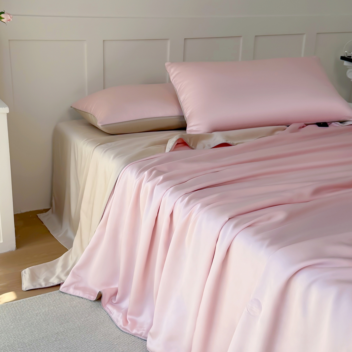 91家纺网 家纺一手货源 找家纺 鑫田家纺 2026新款60支兰精天丝蚕丝被夏凉被100%纯蚕丝夏被四件套床单床笠学生三件套 浅妮粉