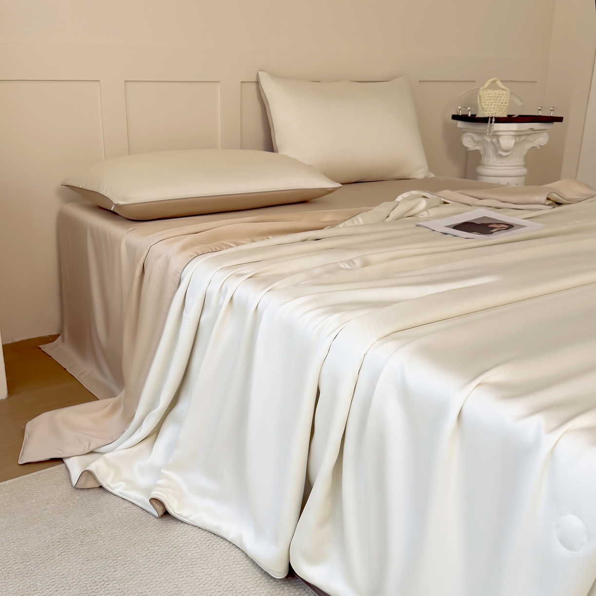 91家纺网 家纺一手货源 找家纺 鑫田家纺 2026新款60支兰精天丝蚕丝被夏凉被100%纯蚕丝夏被四件套床单床笠学生三件套 钻石白