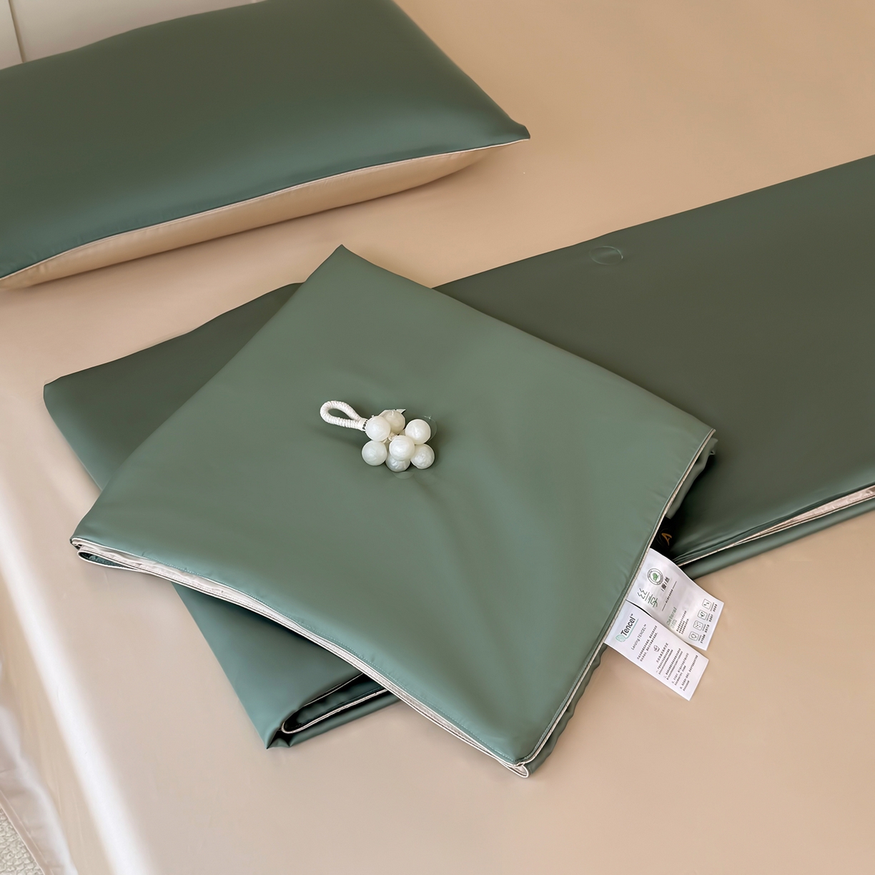 91家纺网 家纺一手货源 找家纺 鑫田家纺 2026新款60支兰精天丝蚕丝被夏凉被100%纯蚕丝夏被四件套床单床笠学生三件套 海藻绿